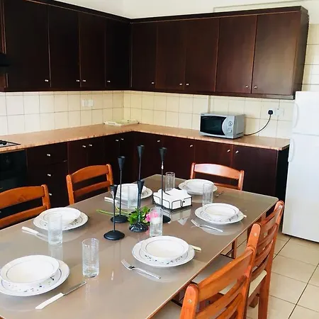 Athanasia City Apartamento Larnaca